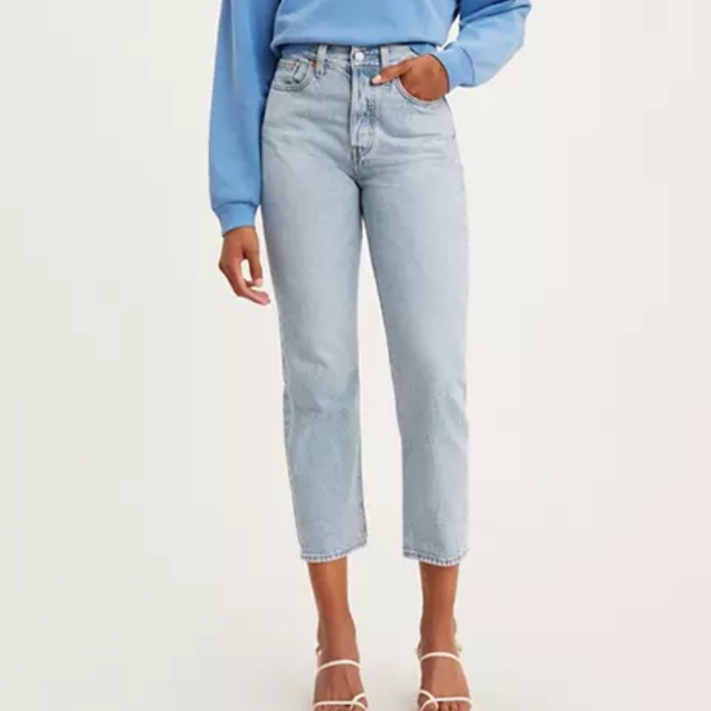 LEVI WEDGIE STRAIGHT FIT JEANS SIZE 27